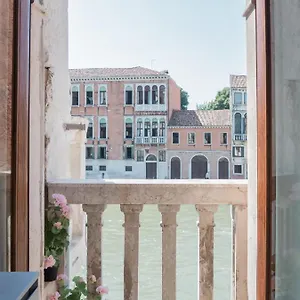 Palace Canal View By Wonderful Italy , Venedig Italien